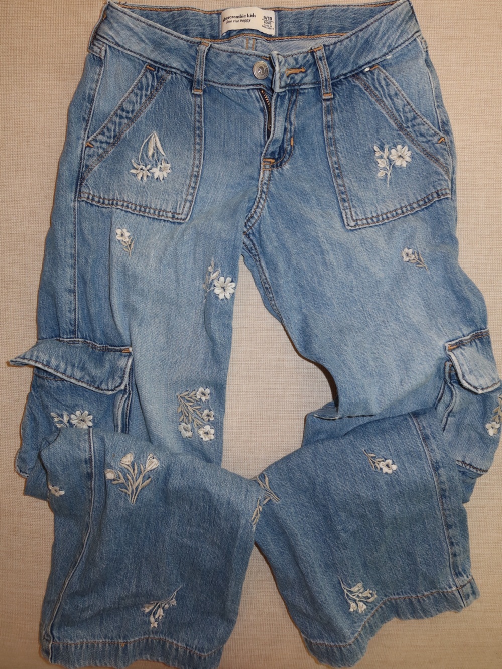 Abercrombie kids jeans
Floral detailing
Size 9/10